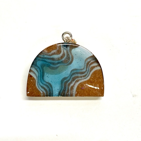 HANDMADE Tiered Resin Art and Sand Pendant - Picture 4 of 10